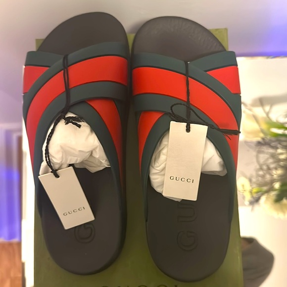 Gucci Agrado Black Rubber Web Slide Sandal Slip On Green Red Crisscross Sz39 NIB - Picture 4 of 4